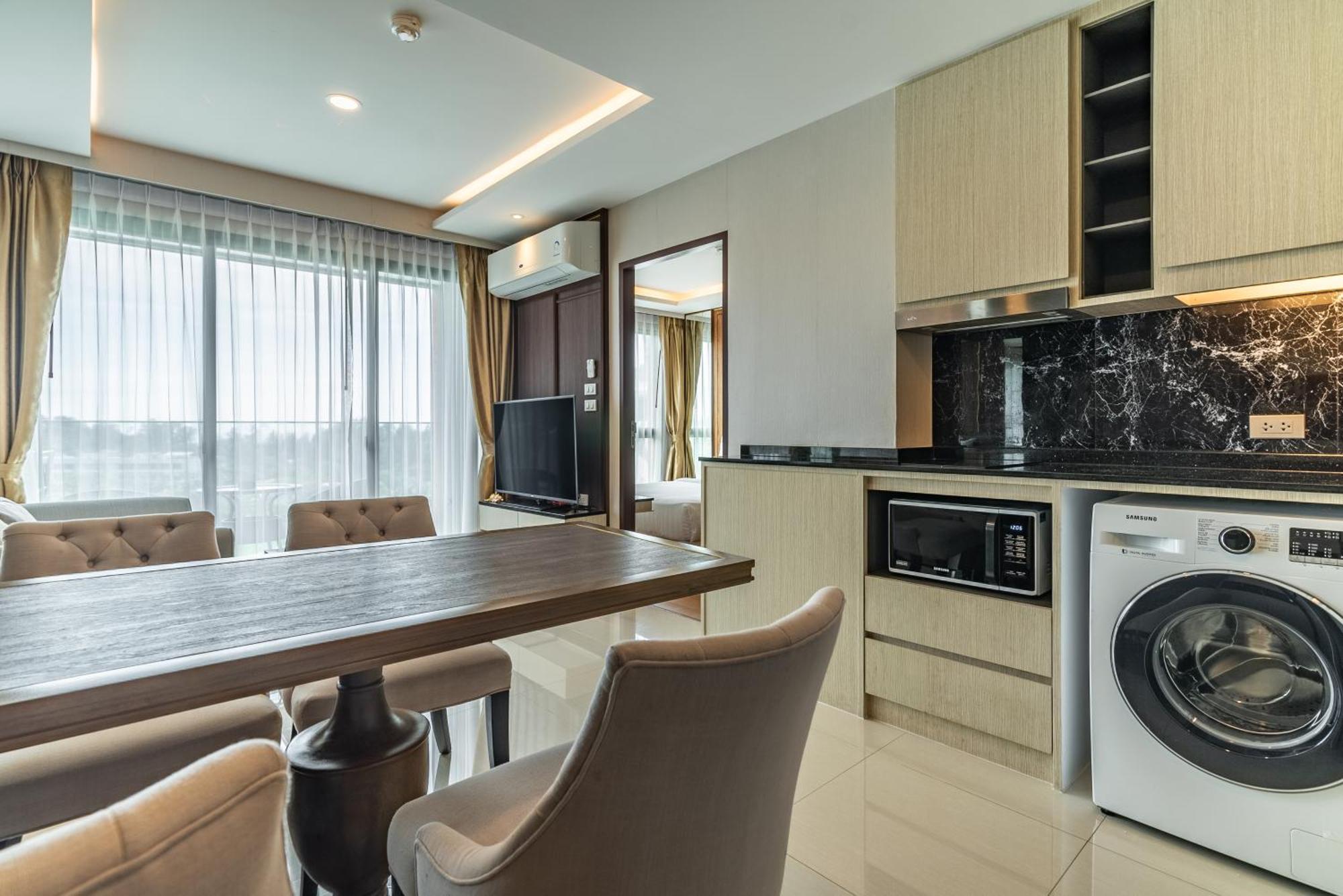 Panora Condo By Villacarte 苏林海滩 外观 照片