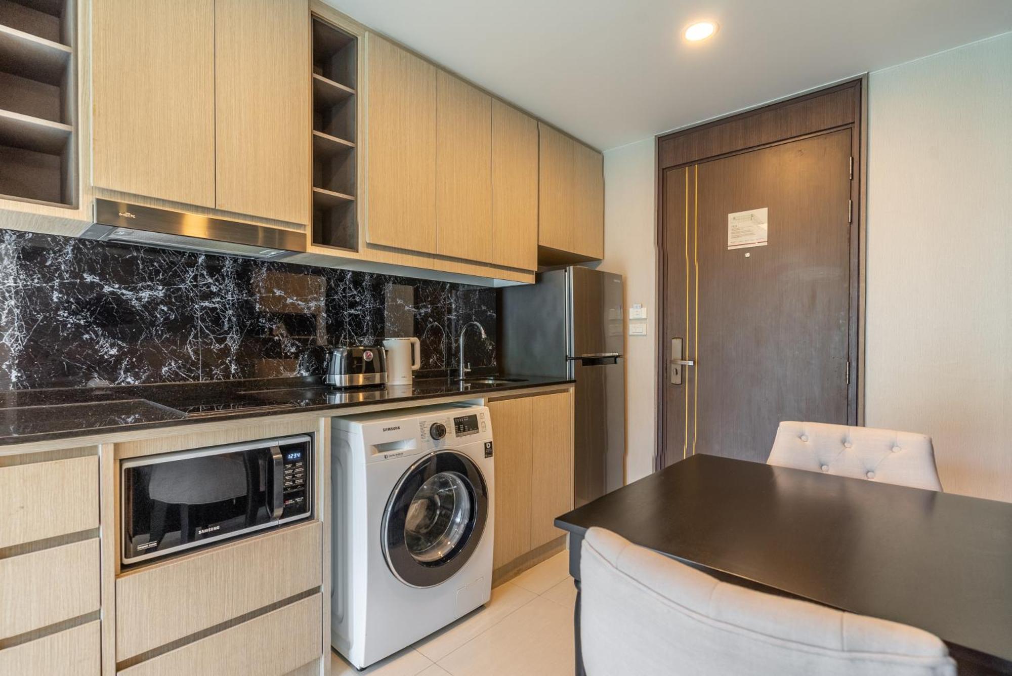 Panora Condo By Villacarte 苏林海滩 外观 照片