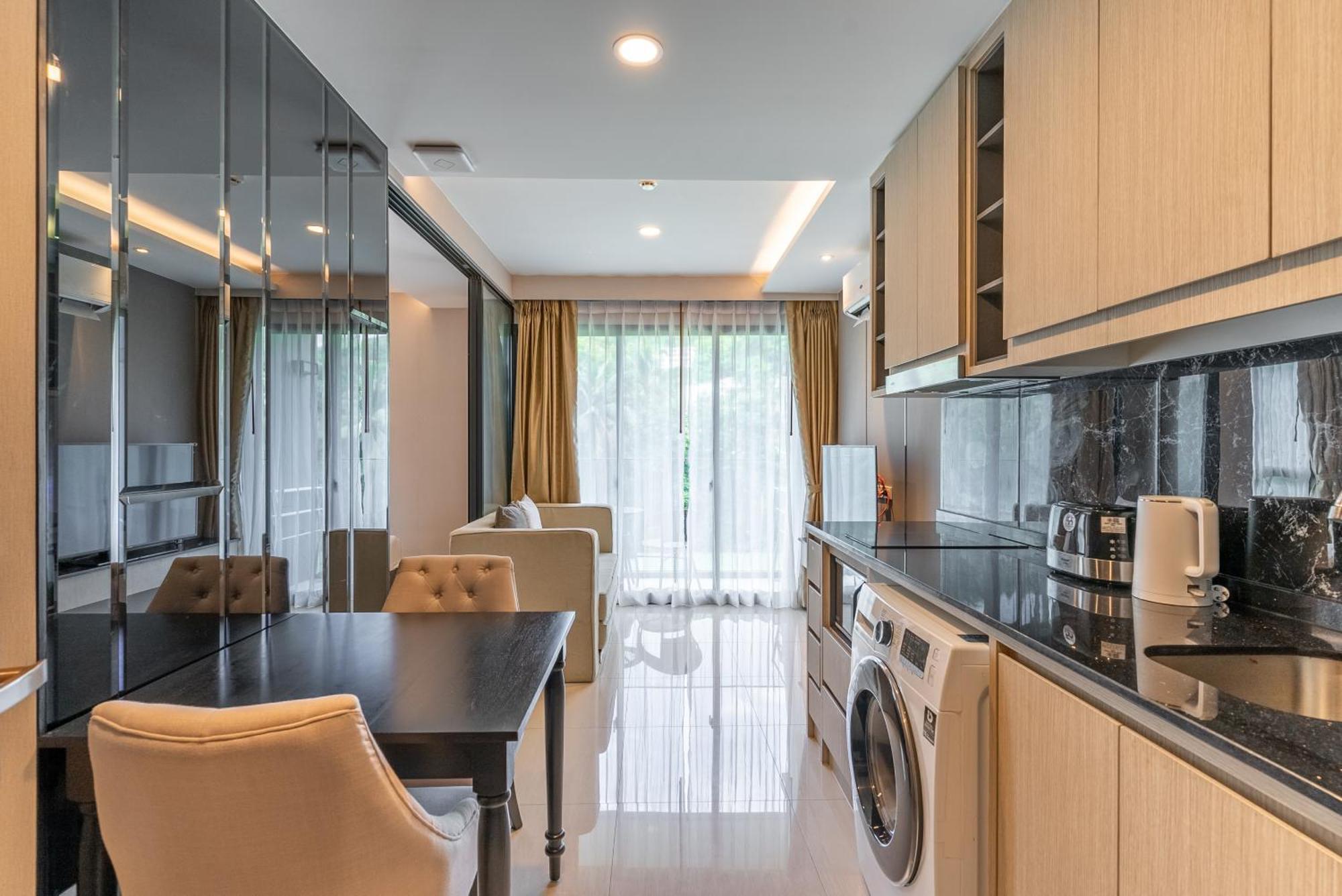 Panora Condo By Villacarte 苏林海滩 外观 照片